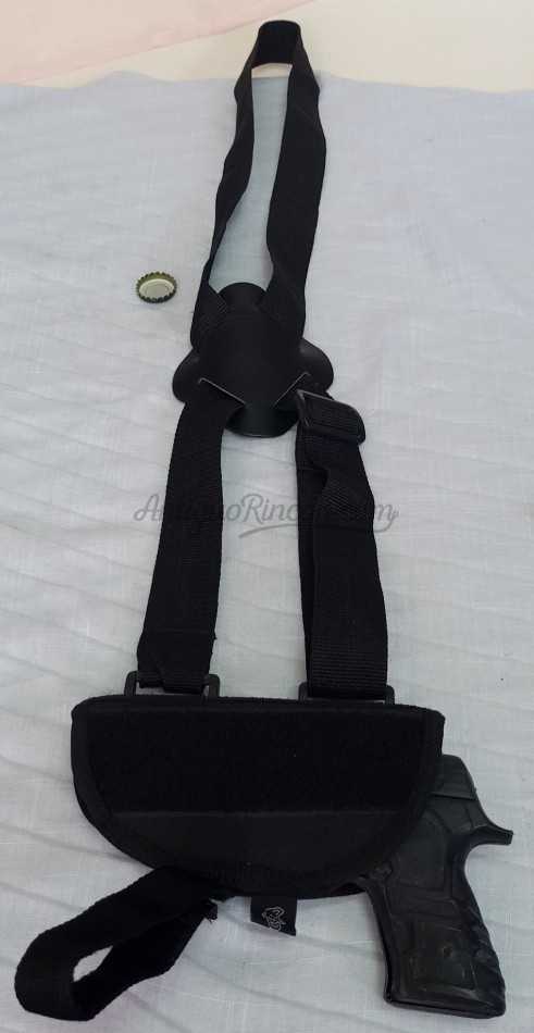 Pistolera sobaquera para pistola. Incluye pistola de atrezo. Pistolera sobaquera para pistola. Incluye pistola de atrezo.