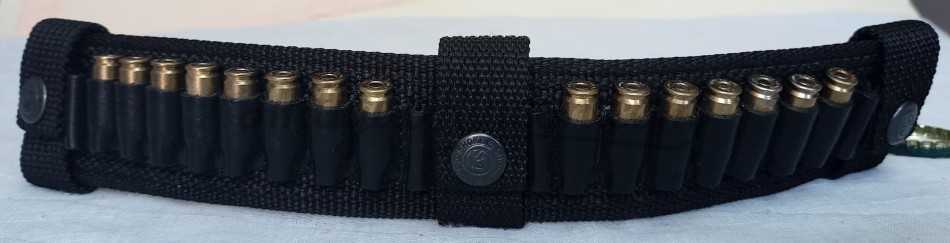 Canana completa con balas de atrezzo. Balas de 9 mm. Banda para cinturón policial.