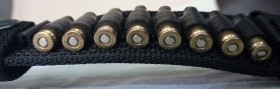 Canana completa con balas de atrezzo. Balas de 9 mm. Banda para cinturón policial.
