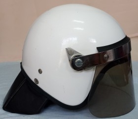 Casco. Antidisturbios. Visor móvil.