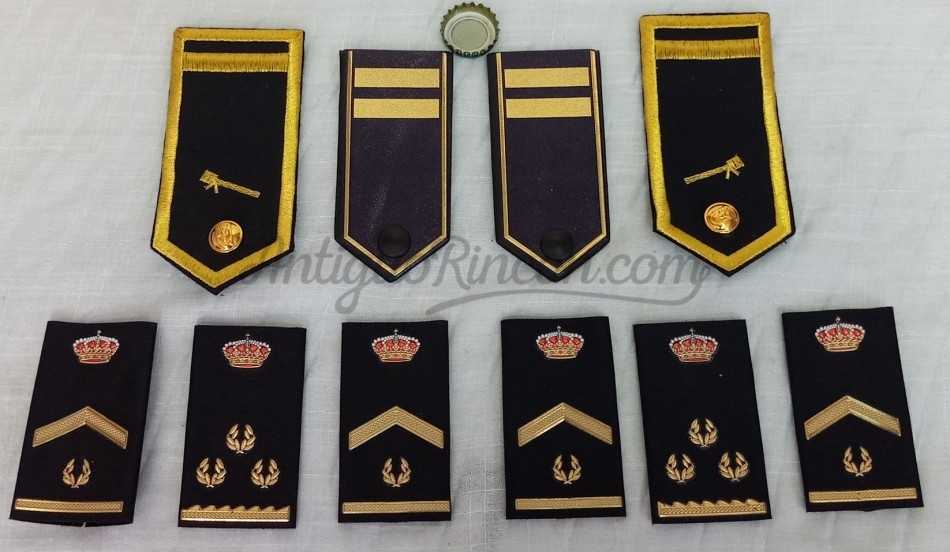 Hombreras e insignias de Policía Nacional. CPN.