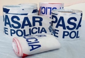 Cinta de Policía Nacional. Varios rollos para atrezar escenas en productoras y publi.