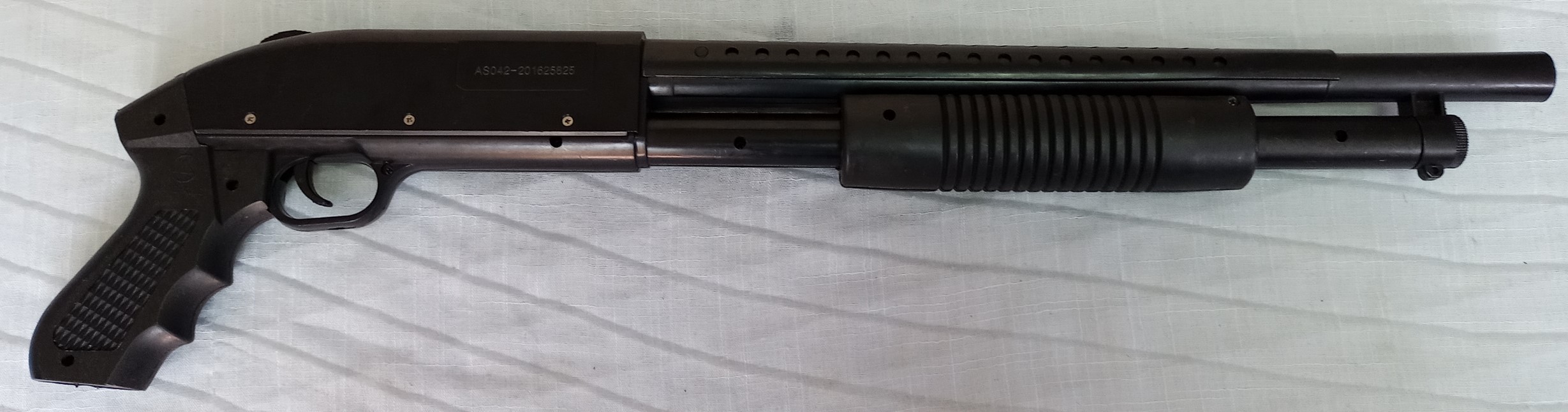 Escopeta de bombeo. Airsoft.