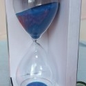 Reloj de arena en vidrio. Perfecto estado. Arena azul.