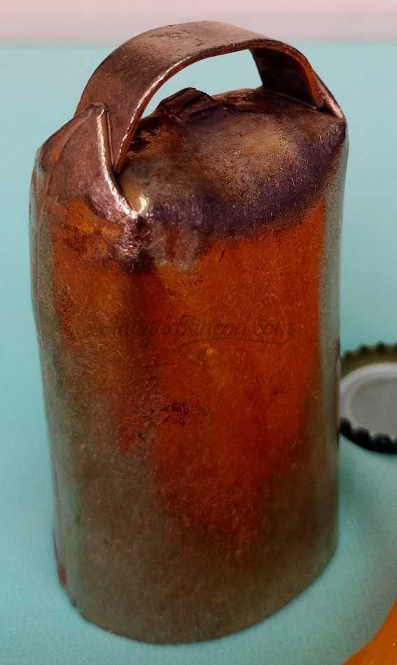 Cascabel, cencerro para vacas. Nuevo a estrenar. Cascabel, cencerro para vacas. Nuevo a estrenar.
