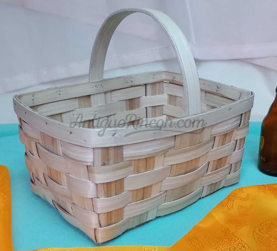 Cesto fabricado en castaño. Cestas. Artesanía. Cesto fabricado en castaño. Cestas. Artesanía.