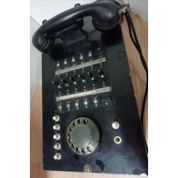 Centralita telefónica antigua. Años 50. Teléfono. Origen holandés.