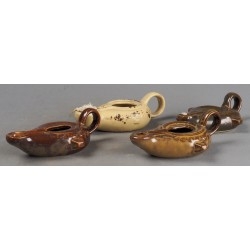 Lamparilla de aceite. Lucernas. Colección de varias lucernas para alquiler en rodajes.