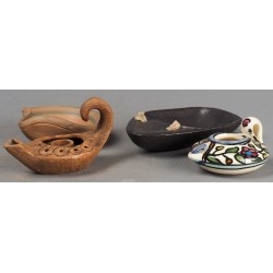 Lamparilla de aceite. Lucernas. Colección de varias lucernas para alquiler en rodajes.