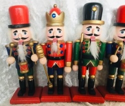 Muñecas - Muñecos - Peluches