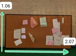 Pizarra de corcho. Buen estado. Gran tamaño. Varias unidades en alquilar.