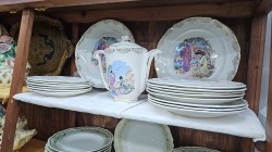 Vajillas. Diferentes conjuntos para la industria audiovisual.