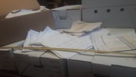 Archiveros. Archivadores en cajas con miles de documentos para utilizar como atrezzo en rodajes.