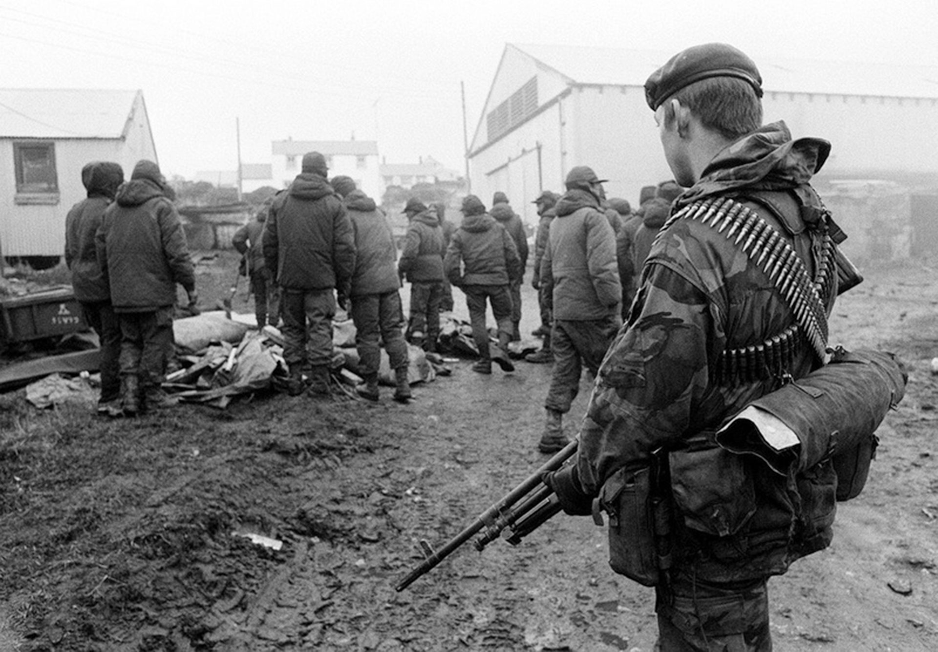 Фолклендские острова конфликт 1982. Фолклендские острова конфликт 1982. Фолклендские острова конфликт. Фолклендские острова конфликт 1982. Британские сас фолкленды 1982.