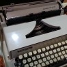 Máquina de escribir marca TRIUMPH GABRIELLE 25. No funciona.