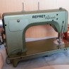 Máquina de coser vintage. Marca Refrey Preferida.