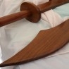 Espada de madera maciza. Calidad. Para atrezzo o re-decoración.