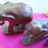 Elefantes en madera. Colección de 3 elefantes tallados en madera. Años 80