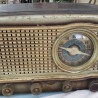 Radio de válvulas antigua. Marca UNIVERSAL. Precioso objeto años 60-70