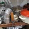 Cacharros de cocina para decorados. Alquiler o venta. Multitud de antiguos objetos de cocina rústica.