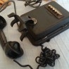 Teléfono antiguo de pared. Años 40-50. Baquelita y metal.