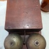 Timbre antiguo. En caja de madera. Dos campanas
