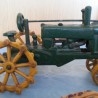 Tractor de juguete en pesado hierro.  Años 50