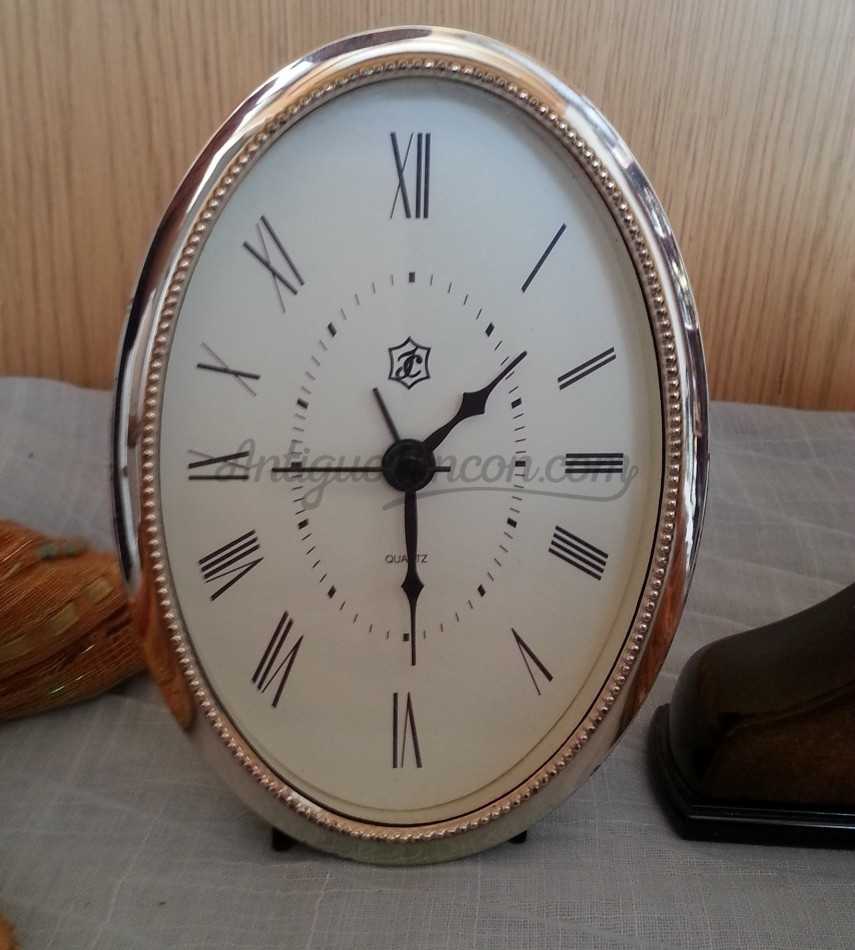Relojes de mesilla. Pareja. Funcionando