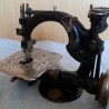 Máquina de coser americana marca Willcox&Gieed. Centenaria