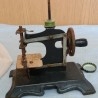 Máquina de coser de juguete. Años 40
