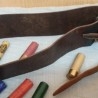 Canana y Cinturón de caza y seis cartuchos falsos para atrezzo o decoración.