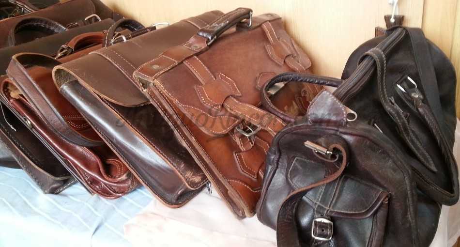 Maletines y carteras de colegio antiguos o vintage. Gran cantidad