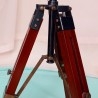 Catalejo sobre Trípode. En latón y madera. Telescopio naval.