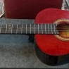 Guitarra clásica. Tamaño 4/4 Madera lacada en rojo caoba.